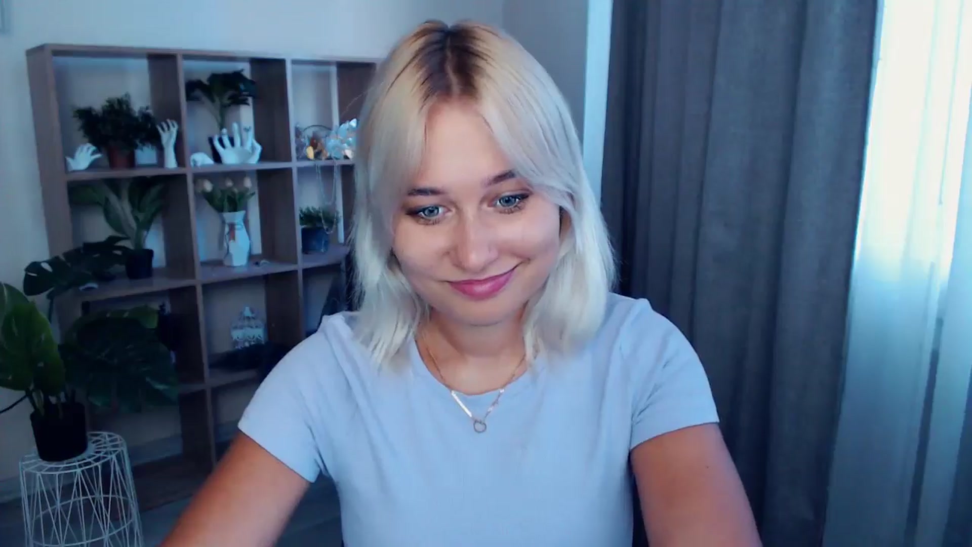 Gallery image thumbnail from Kukla_kolduna's myfreecams stream on, 07/12/2024, 17:15 image 17 of 20