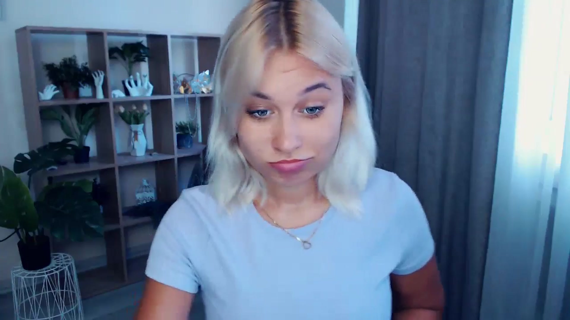 Gallery image thumbnail from Kukla_kolduna's myfreecams stream on, 07/12/2024, 17:15 image 13 of 20