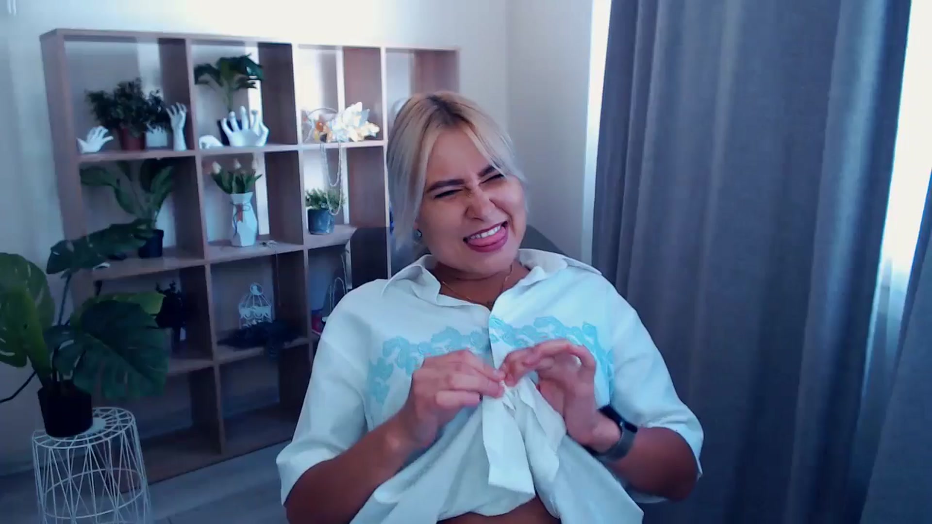 Gallery image thumbnail from Kukla_kolduna's myfreecams stream on, 07/13/2024, 12:27 image 10 of 20
