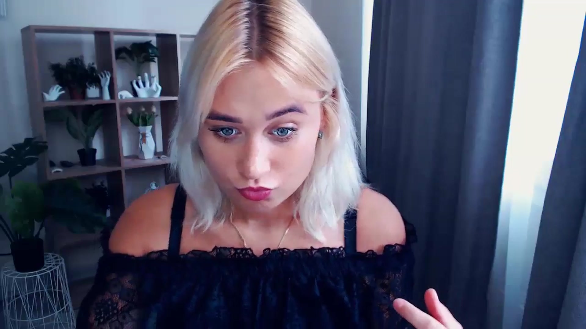 Gallery image thumbnail from Kukla_kolduna's myfreecams stream on, 07/18/2024, 13:58 image 16 of 20