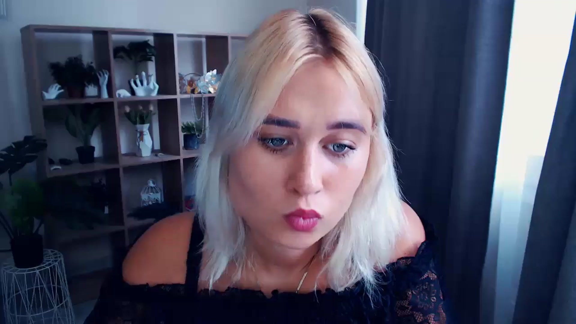 Gallery image thumbnail from Kukla_kolduna's myfreecams stream on, 07/18/2024, 13:58 image 17 of 20