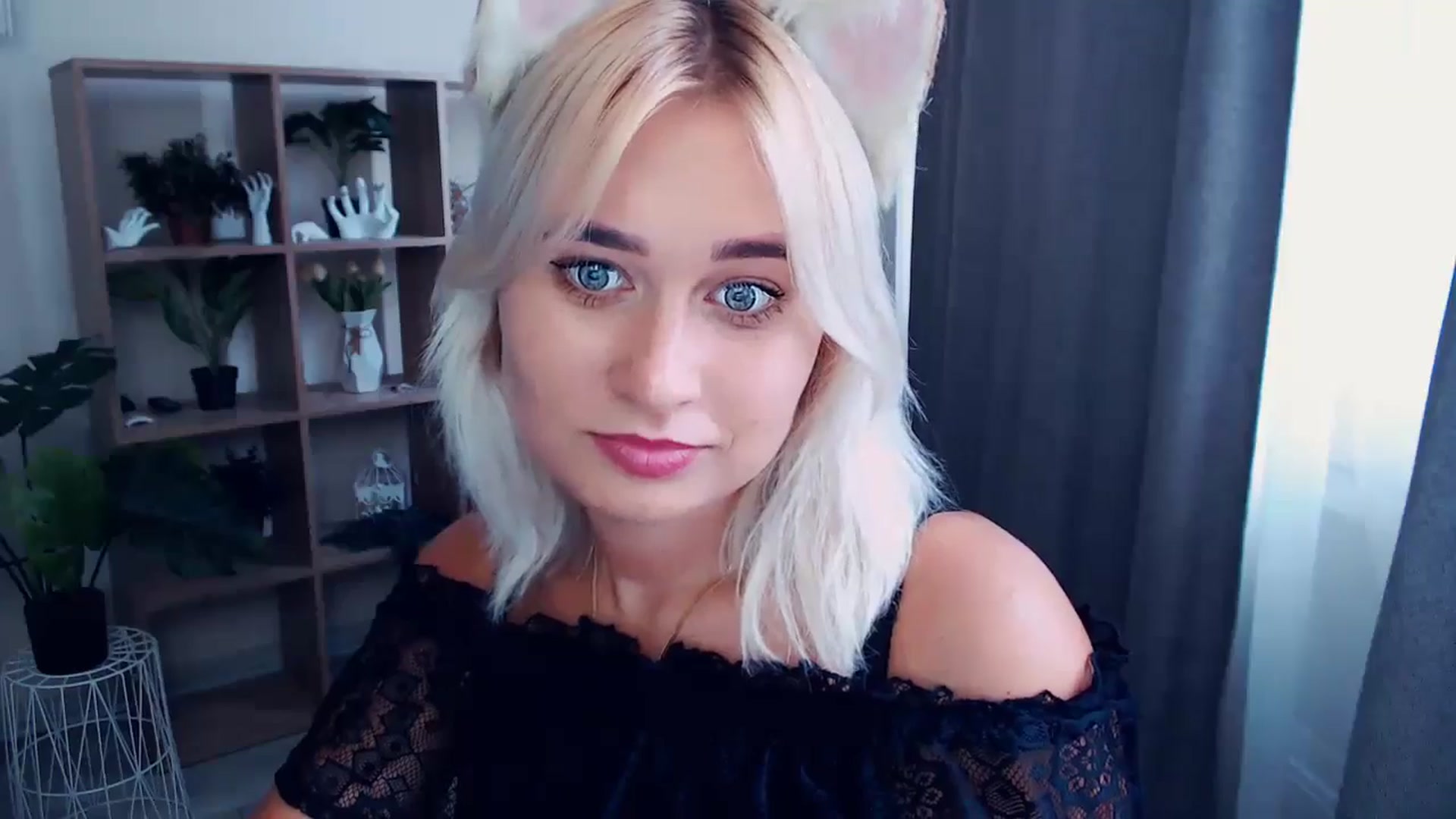 Gallery image thumbnail from Kukla_kolduna's myfreecams stream on, 07/18/2024, 15:32 image 18 of 20