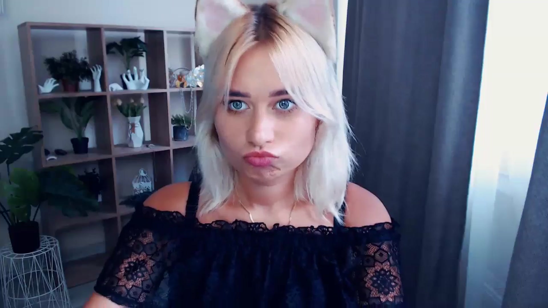 Gallery image thumbnail from Kukla_kolduna's myfreecams stream on, 07/18/2024, 15:32 image 20 of 20