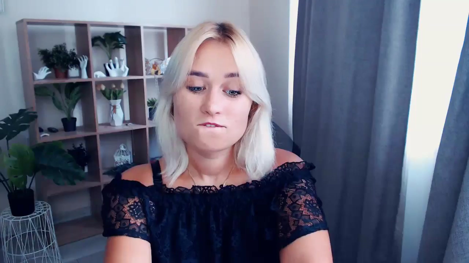 Gallery image thumbnail from Kukla_kolduna's myfreecams stream on, 07/18/2024, 15:32 image 7 of 20