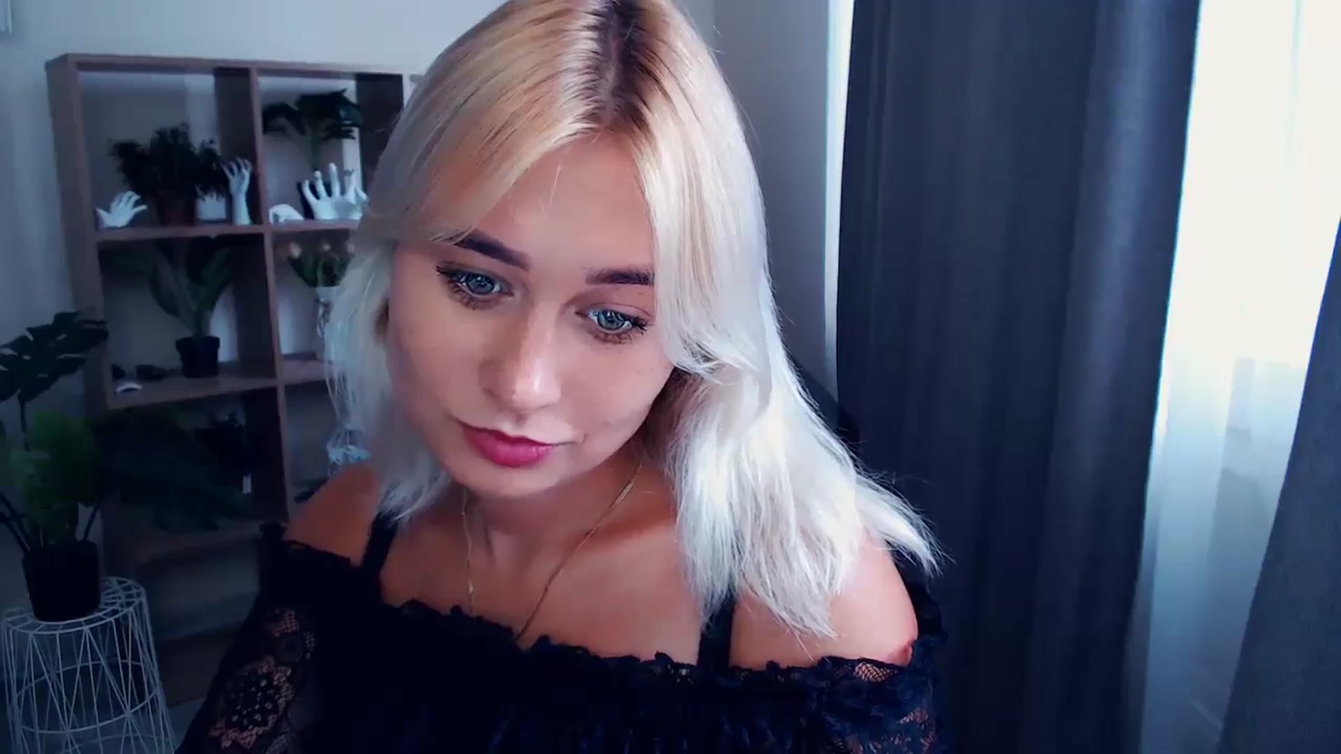 Gallery image thumbnail from Kukla_kolduna's myfreecams stream on, 07/18/2024, 15:32 image 12 of 20