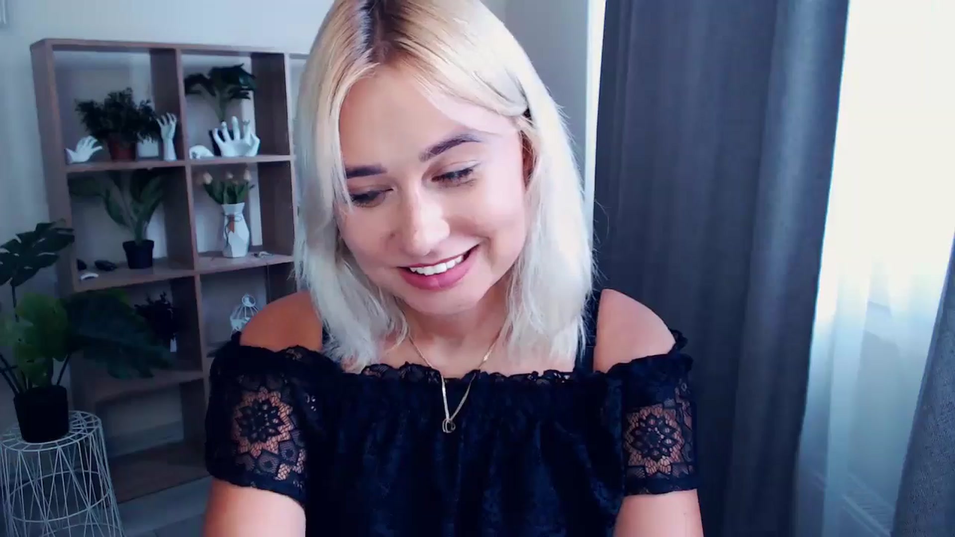 Gallery image thumbnail from Kukla_kolduna's myfreecams stream on, 07/18/2024, 16:25 image 2 of 20