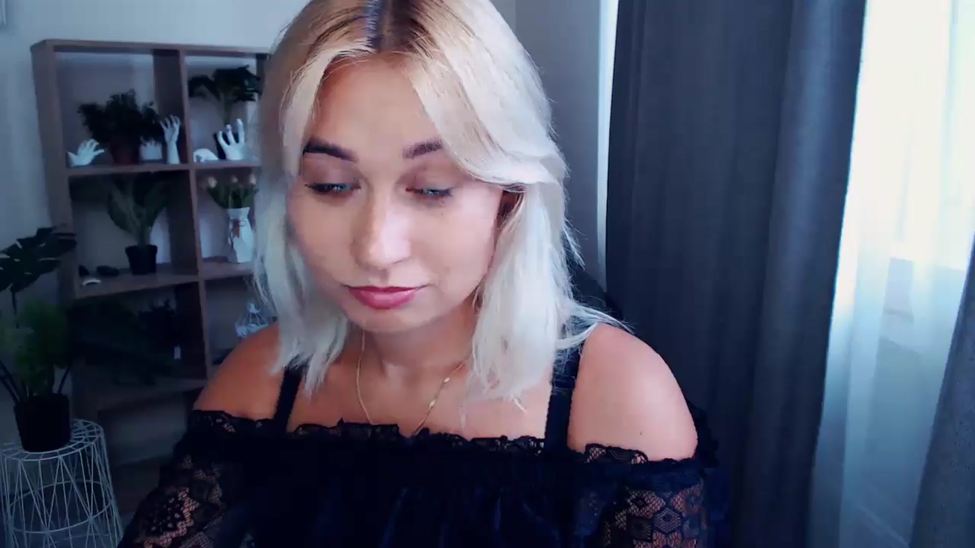 Gallery image thumbnail from Kukla_kolduna's myfreecams stream on, 07/18/2024, 16:25 image 8 of 20