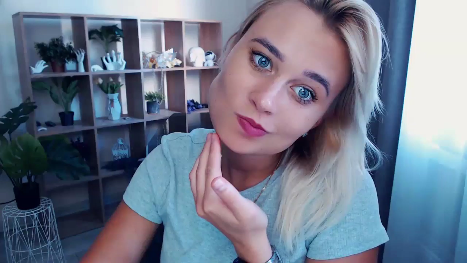 Gallery image thumbnail from Kukla_kolduna's myfreecams stream on, 07/19/2024, 16:40 image 1 of 20