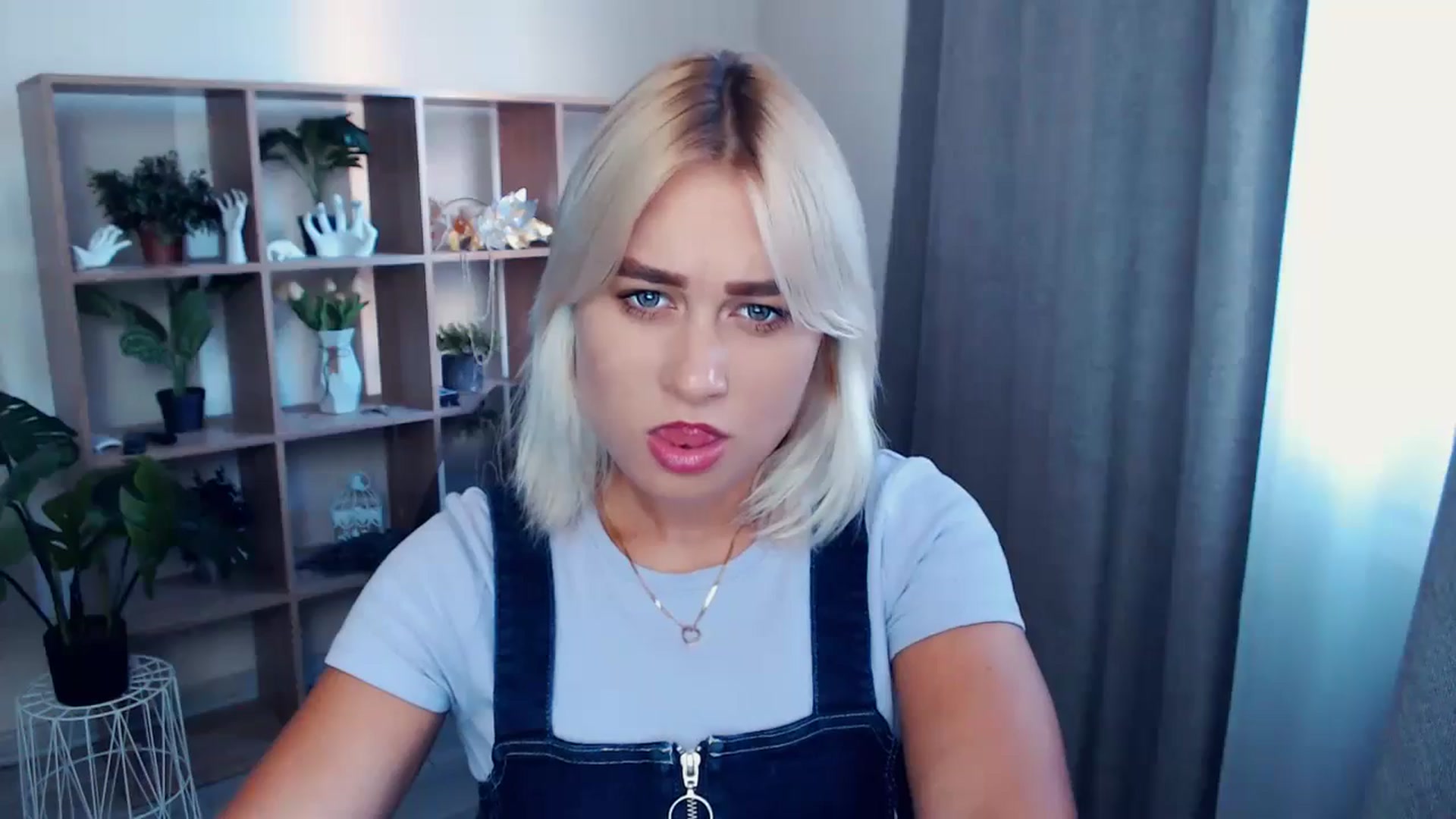 Gallery image thumbnail from Kukla_kolduna's myfreecams stream on, 07/20/2024, 17:44 image 12 of 20