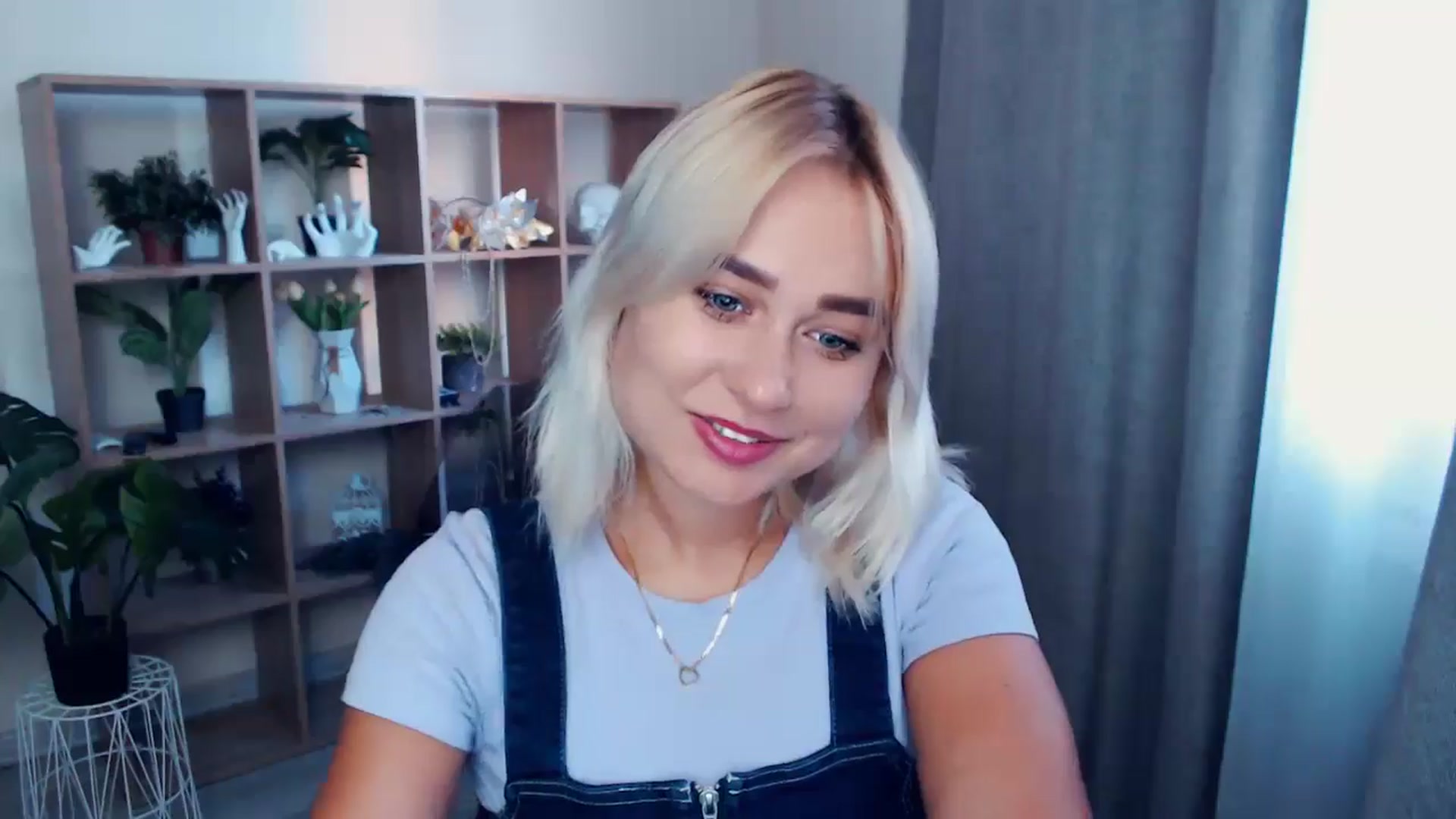 Gallery image thumbnail from Kukla_kolduna's myfreecams stream on, 07/20/2024, 17:44 image 15 of 20