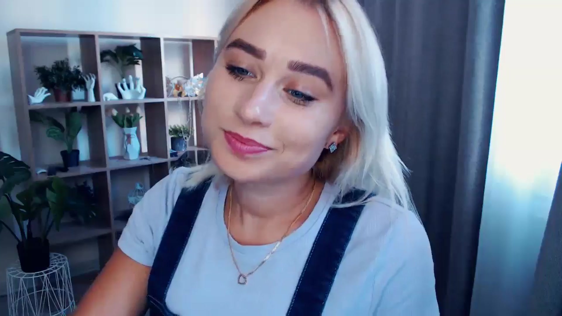 Gallery image thumbnail from Kukla_kolduna's myfreecams stream on, 07/20/2024, 17:44 image 3 of 20