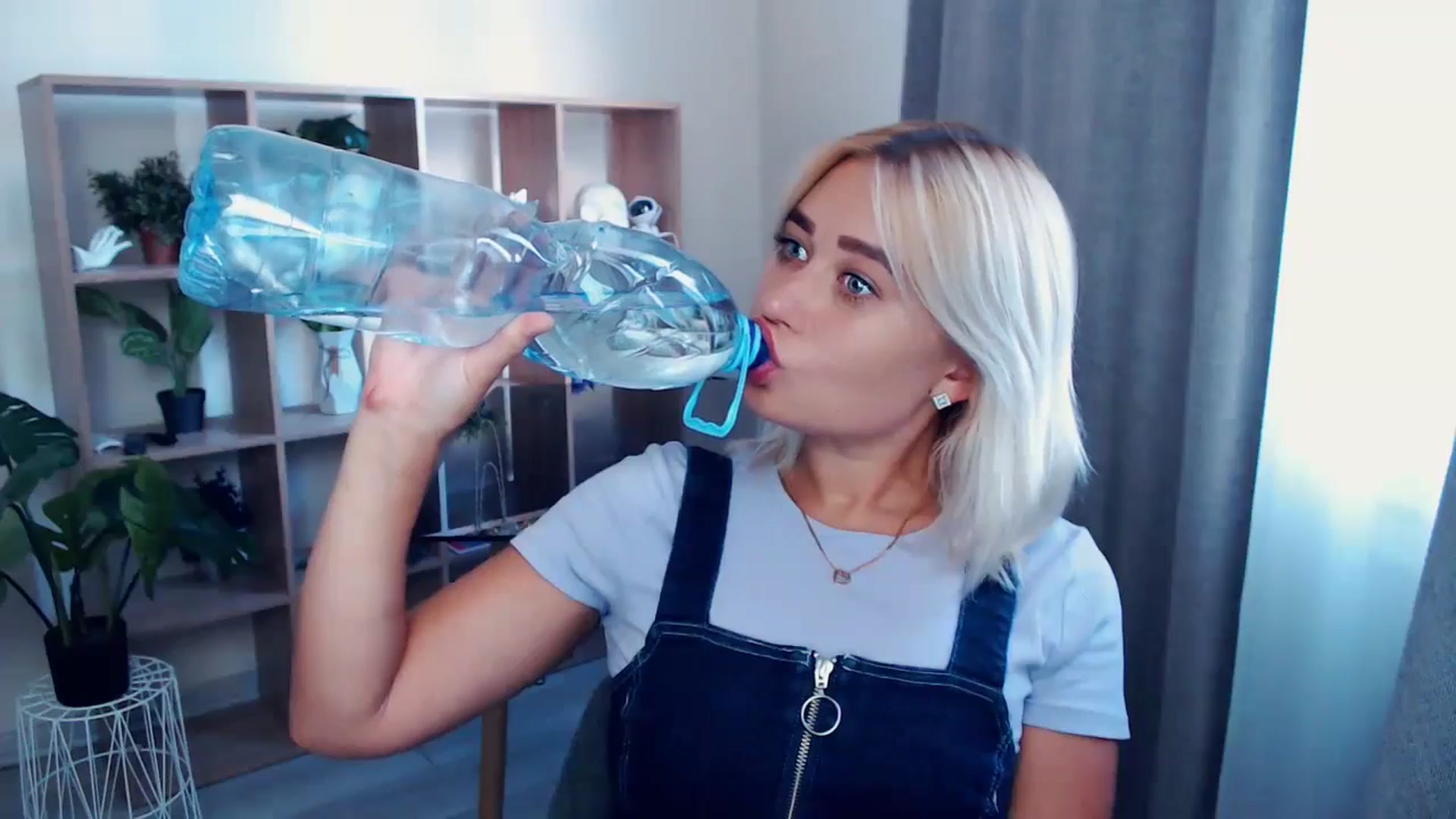Gallery image thumbnail from Kukla_kolduna's myfreecams stream on, 07/20/2024, 17:44 image 8 of 20