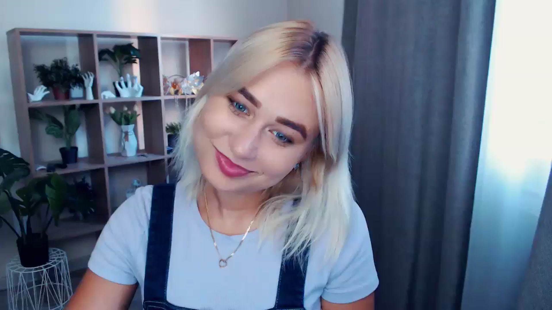 Gallery image thumbnail from Kukla_kolduna's myfreecams stream on, 07/20/2024, 17:44 image 13 of 20