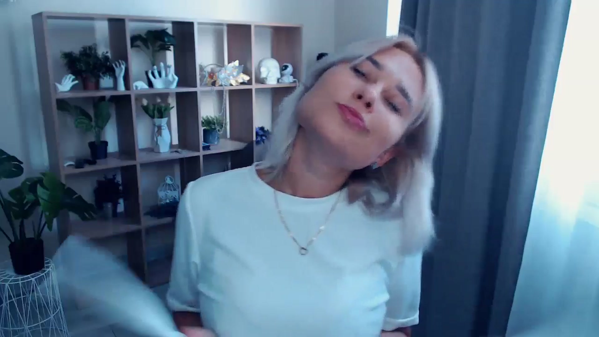 Gallery image thumbnail from Kukla_kolduna's myfreecams stream on, 07/24/2024, 16:14 image 9 of 20