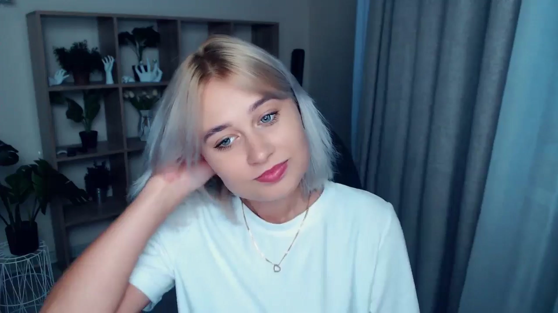 Gallery image thumbnail from Kukla_kolduna's myfreecams stream on, 07/24/2024, 18:13 image 17 of 20