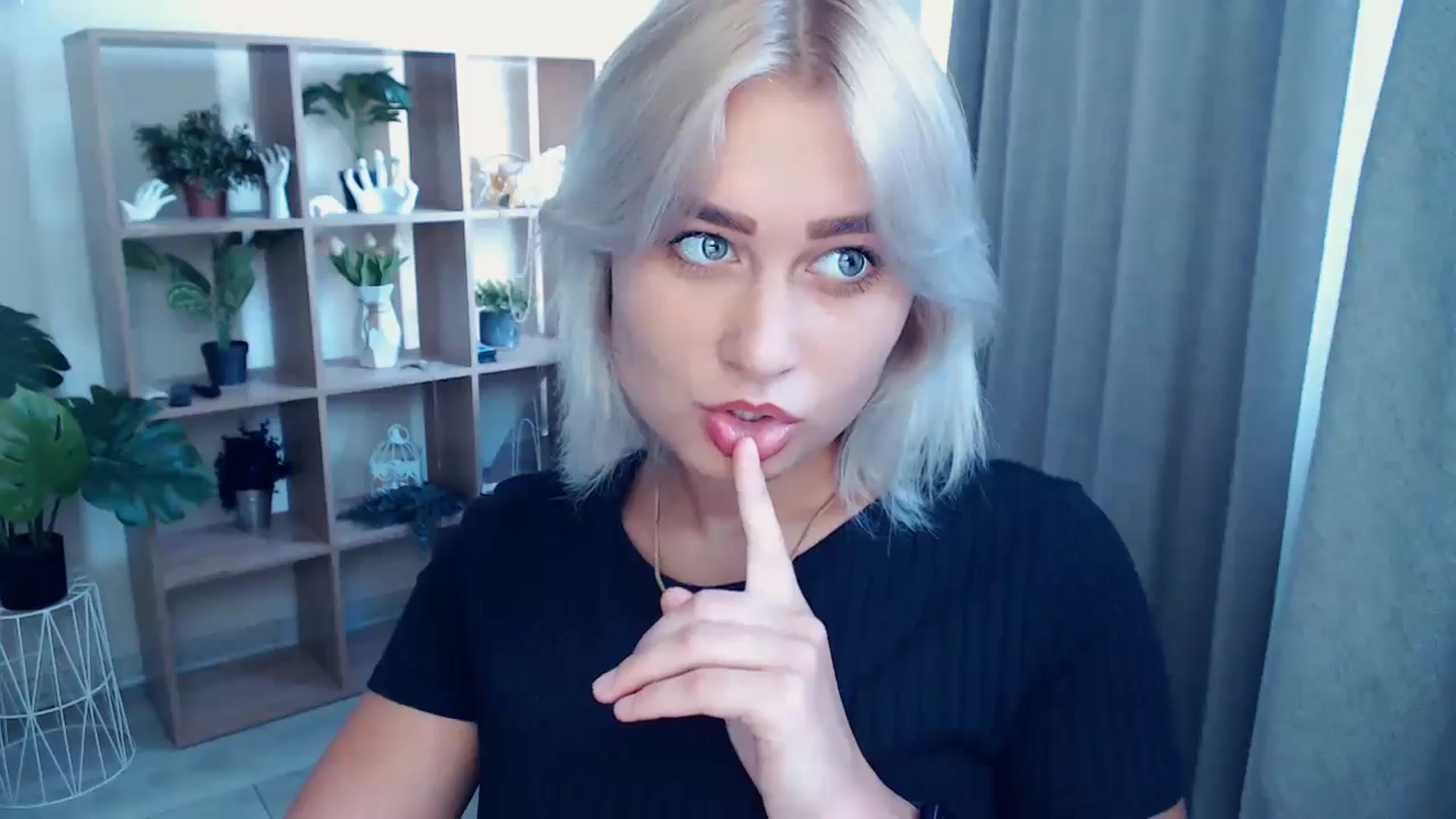 Gallery image thumbnail from Kukla_kolduna's myfreecams stream on, 07/25/2024, 15:30 image 11 of 20