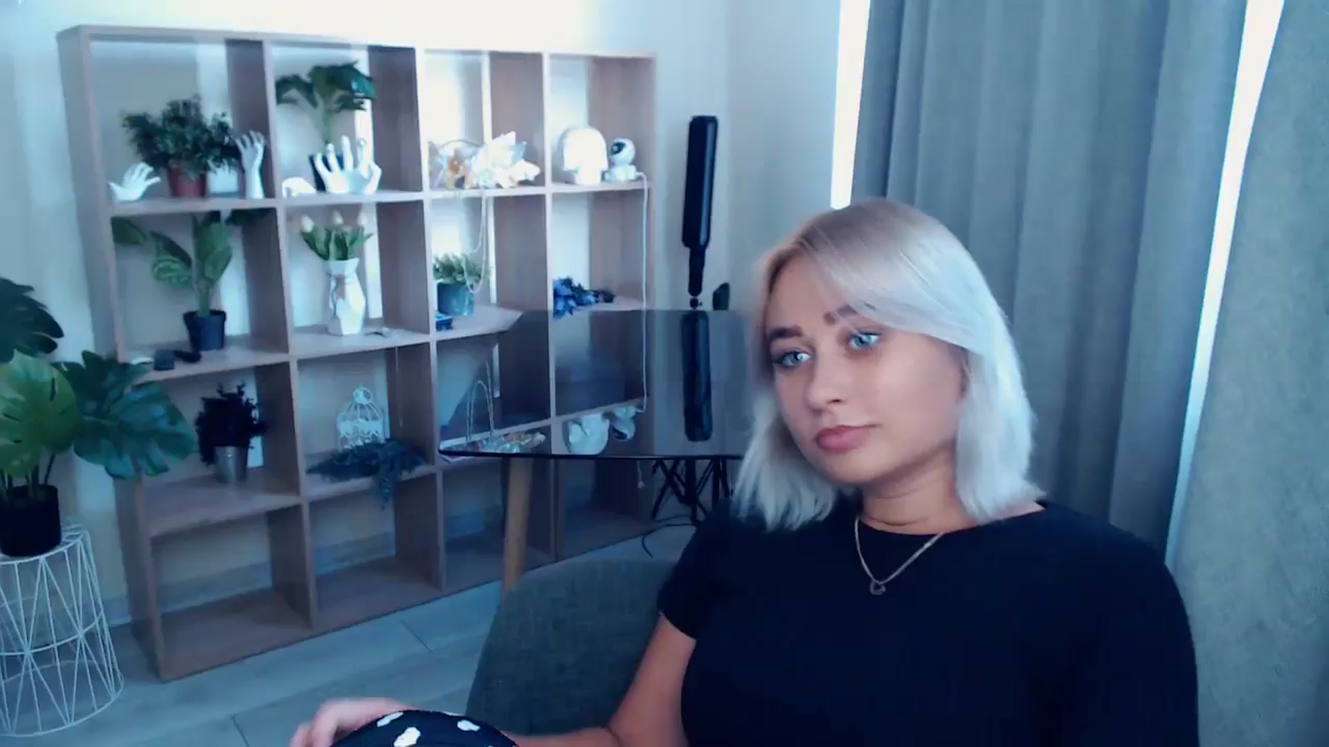 Gallery image thumbnail from Kukla_kolduna's myfreecams stream on, 07/25/2024, 15:30 image 15 of 20
