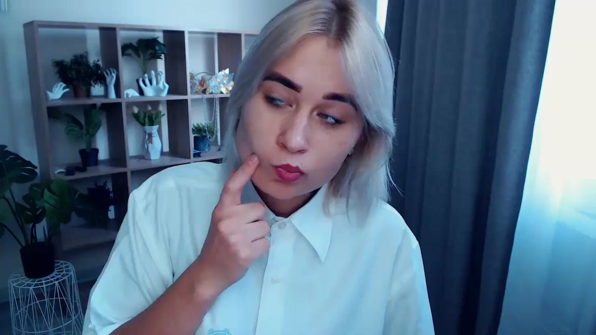 Gallery image thumbnail from Kukla_kolduna's myfreecams stream on, 07/27/2024, 15:22 image 4 of 20