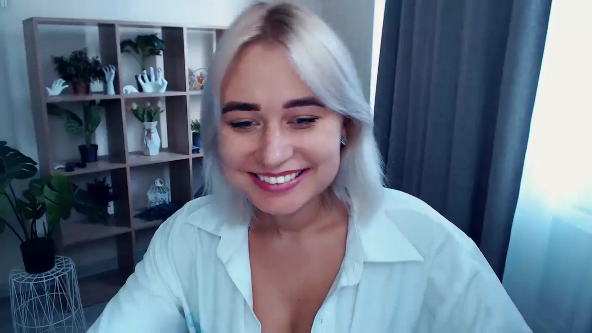 Gallery image thumbnail from Kukla_kolduna's myfreecams stream on, 07/27/2024, 16:14 image 14 of 20