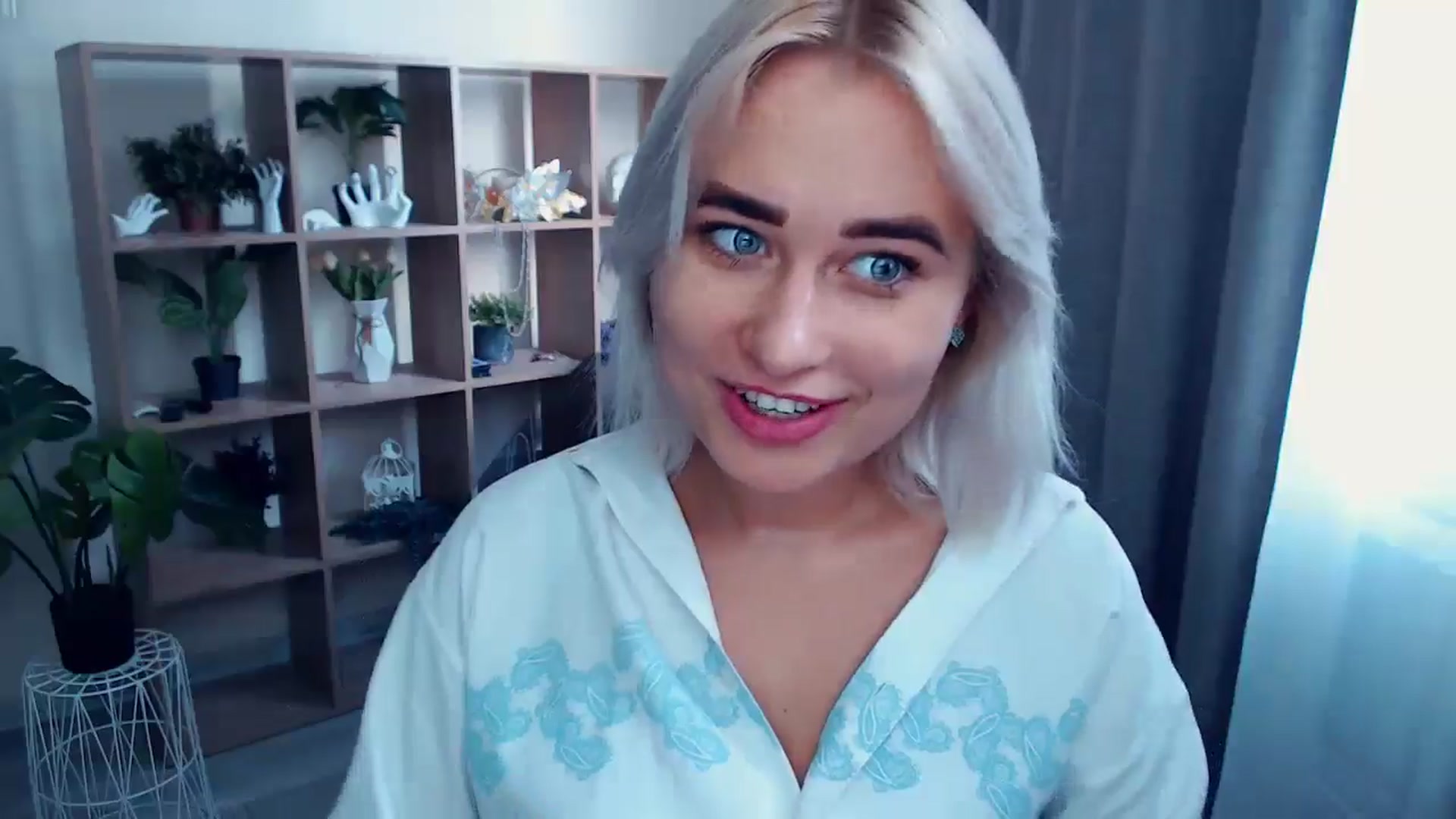 Gallery image thumbnail from Kukla_kolduna's myfreecams stream on, 07/27/2024, 16:14 image 13 of 20