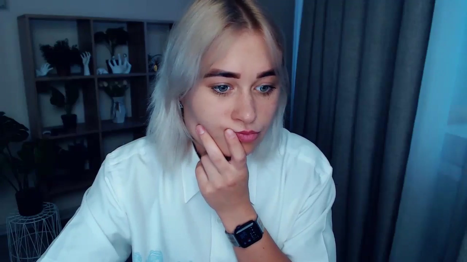 Gallery image thumbnail from Kukla_kolduna's myfreecams stream on, 07/27/2024, 18:02 image 13 of 20