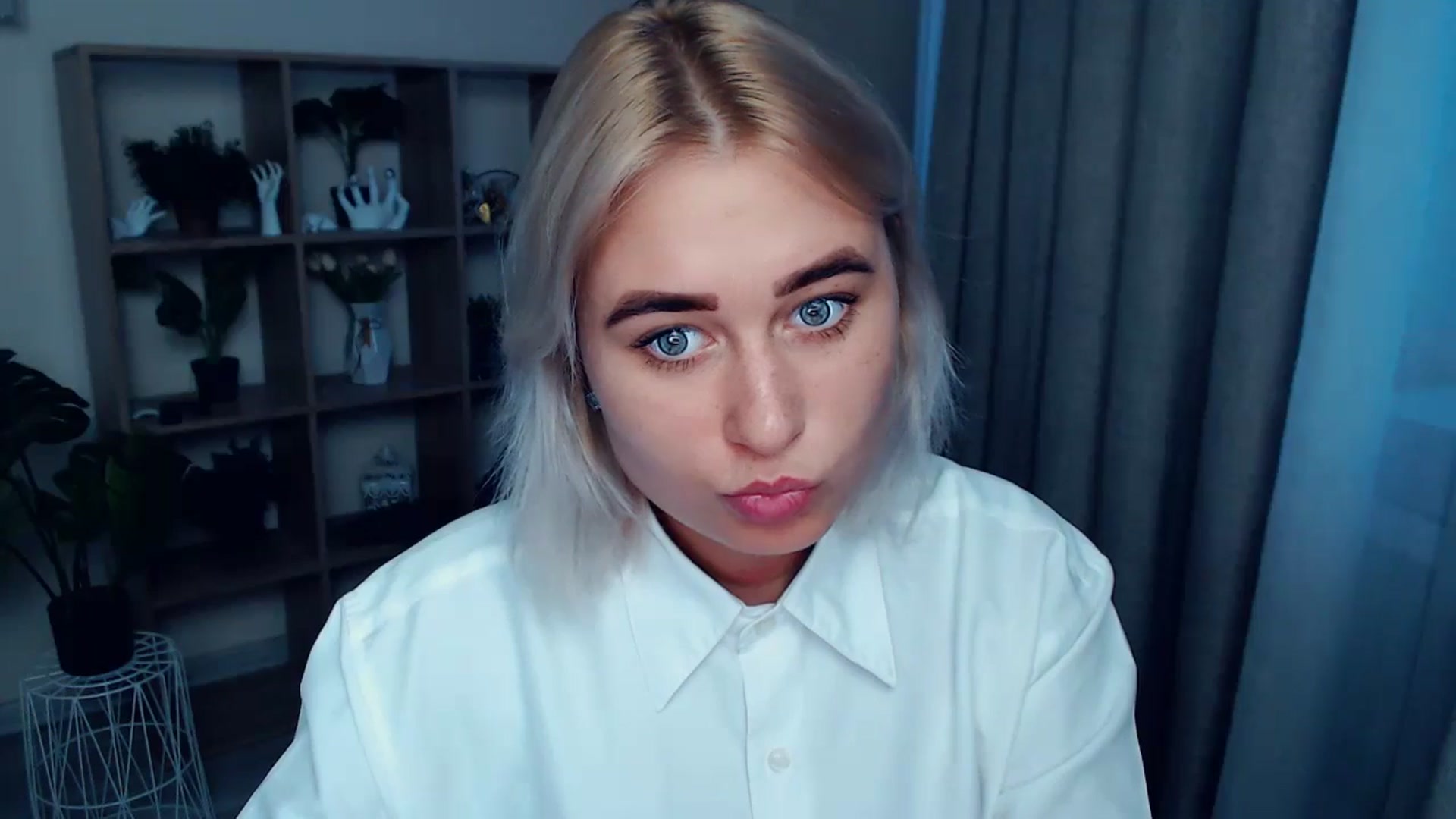Gallery image thumbnail from Kukla_kolduna's myfreecams stream on, 07/27/2024, 18:02 image 17 of 20