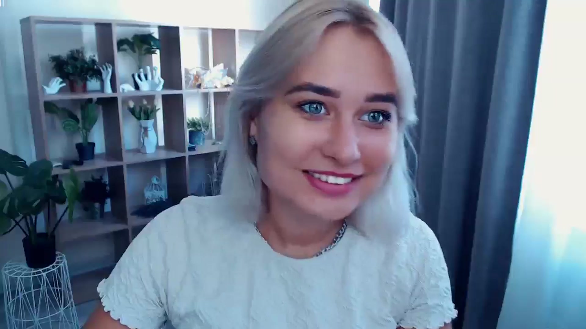 Gallery image thumbnail from Kukla_kolduna's myfreecams stream on, 07/28/2024, 15:05 image 14 of 20