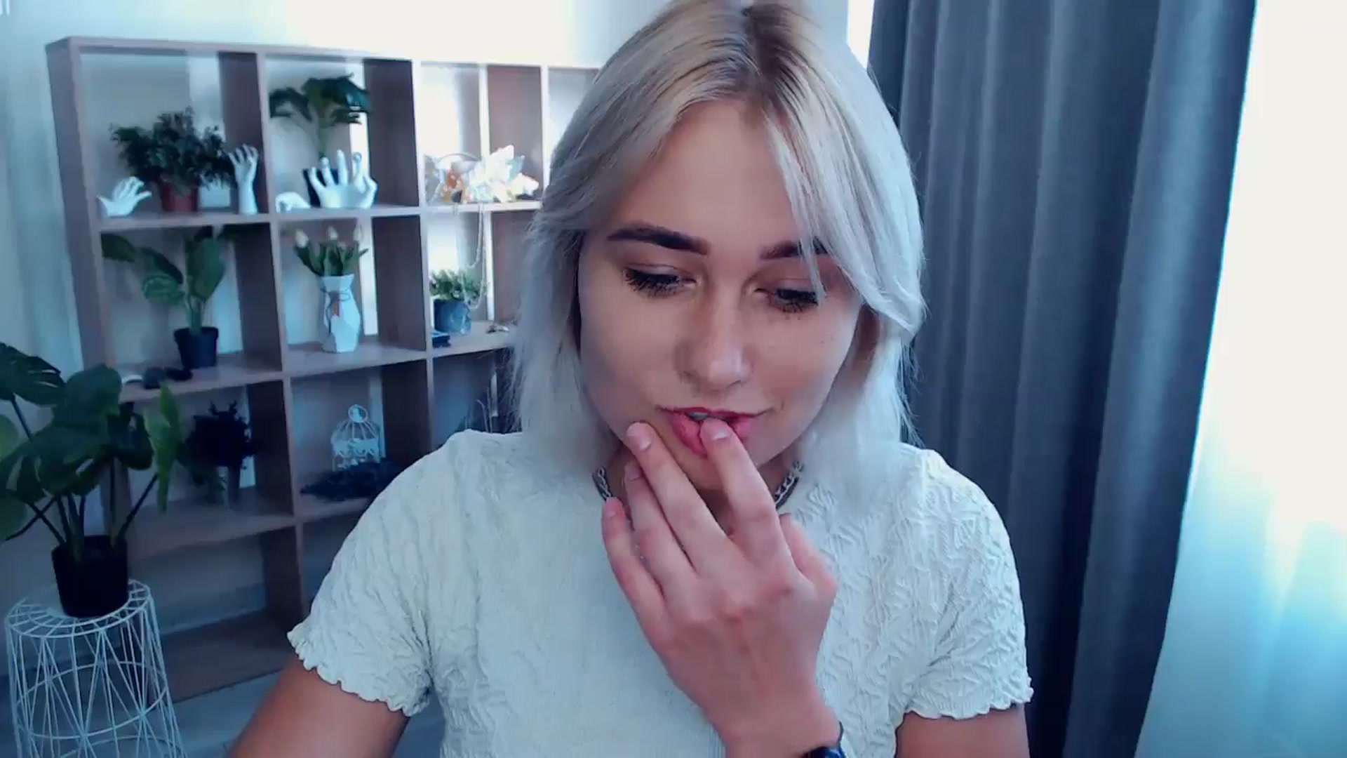 Gallery image thumbnail from Kukla_kolduna's myfreecams stream on, 07/28/2024, 15:05 image 18 of 20