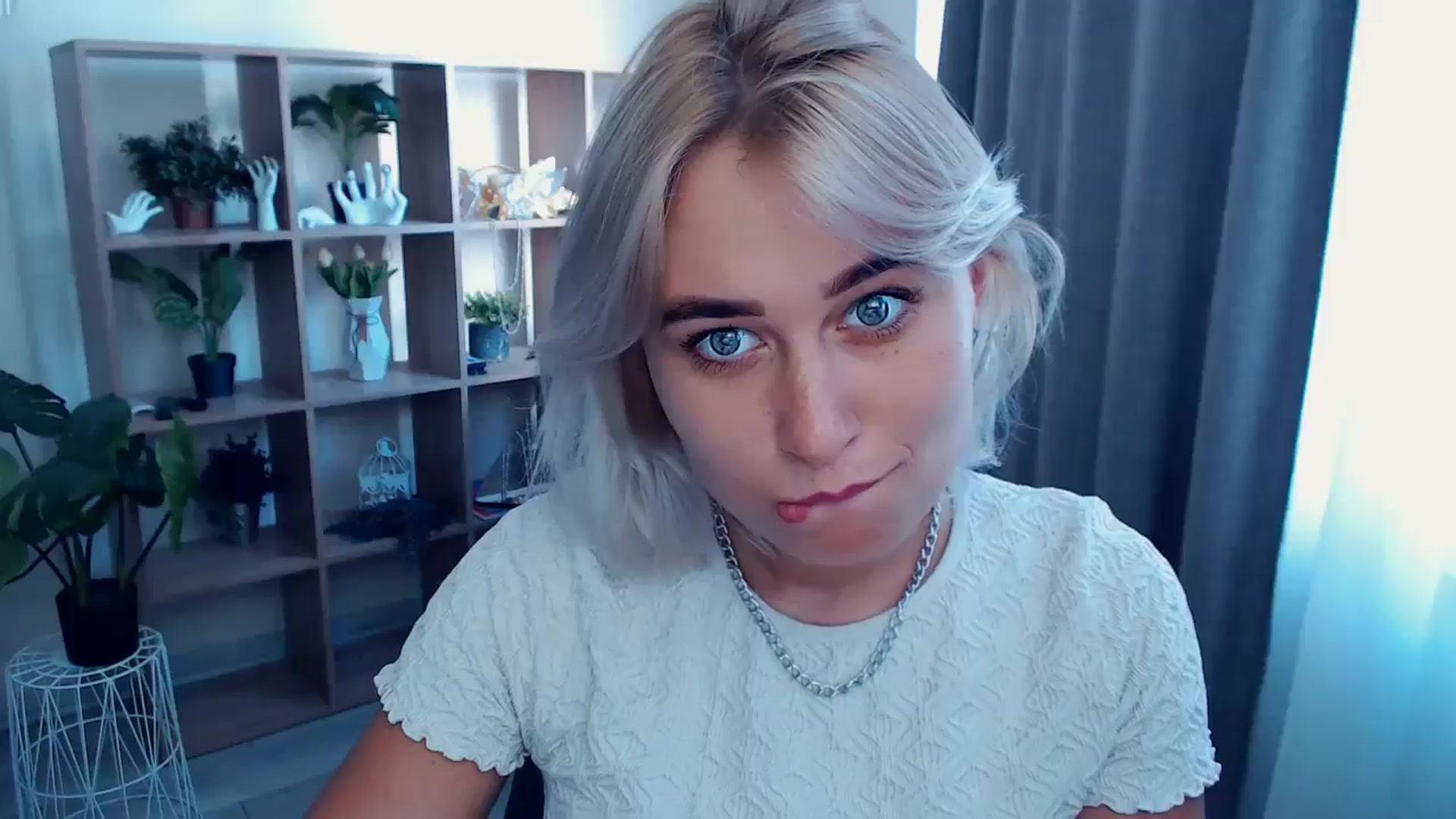 Gallery image thumbnail from Kukla_kolduna's myfreecams stream on, 07/28/2024, 15:20 image 11 of 20
