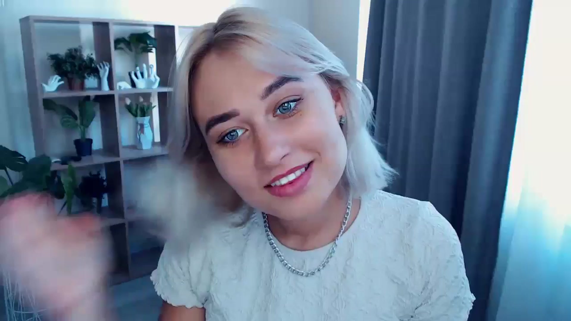 Gallery image thumbnail from Kukla_kolduna's myfreecams stream on, 07/28/2024, 15:20 image 13 of 20