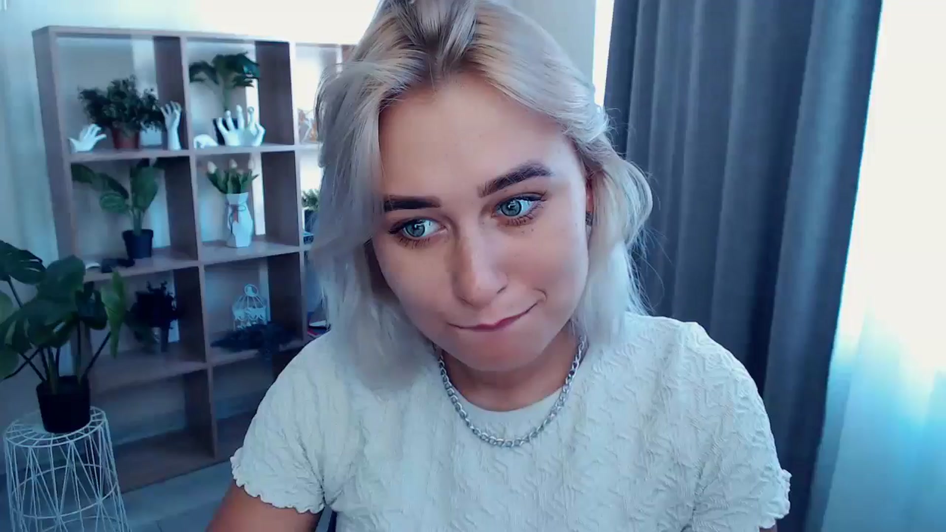 Gallery image thumbnail from Kukla_kolduna's myfreecams stream on, 07/28/2024, 15:20 image 16 of 20