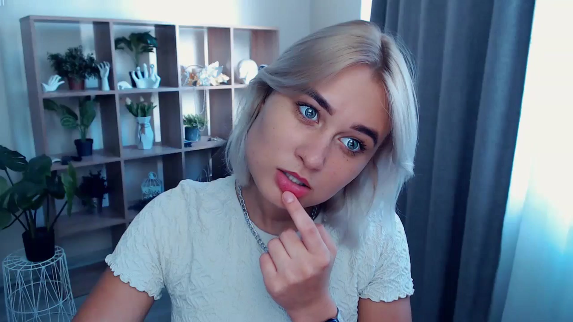 Gallery image thumbnail from Kukla_kolduna's myfreecams stream on, 07/28/2024, 15:38 image 13 of 20