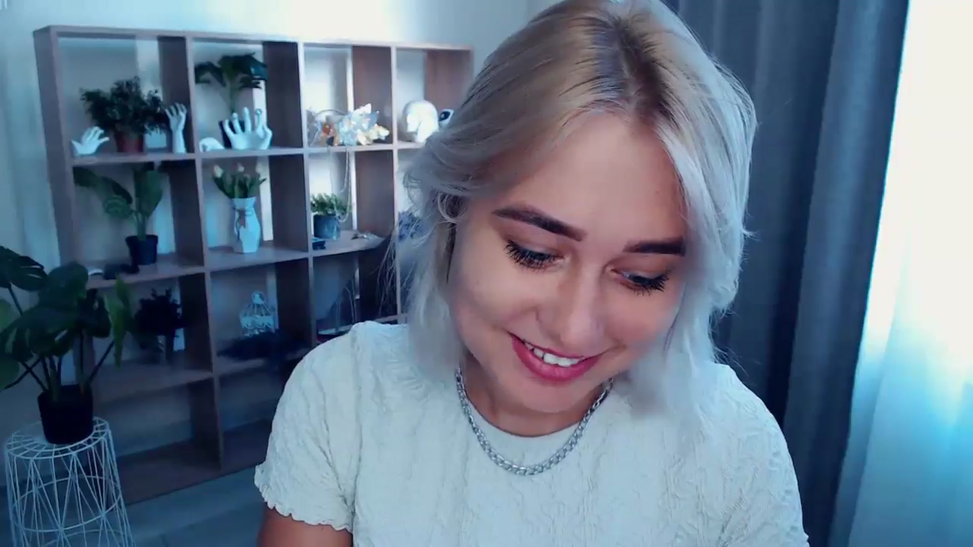 Gallery image thumbnail from Kukla_kolduna's myfreecams stream on, 07/28/2024, 16:29 image 5 of 20