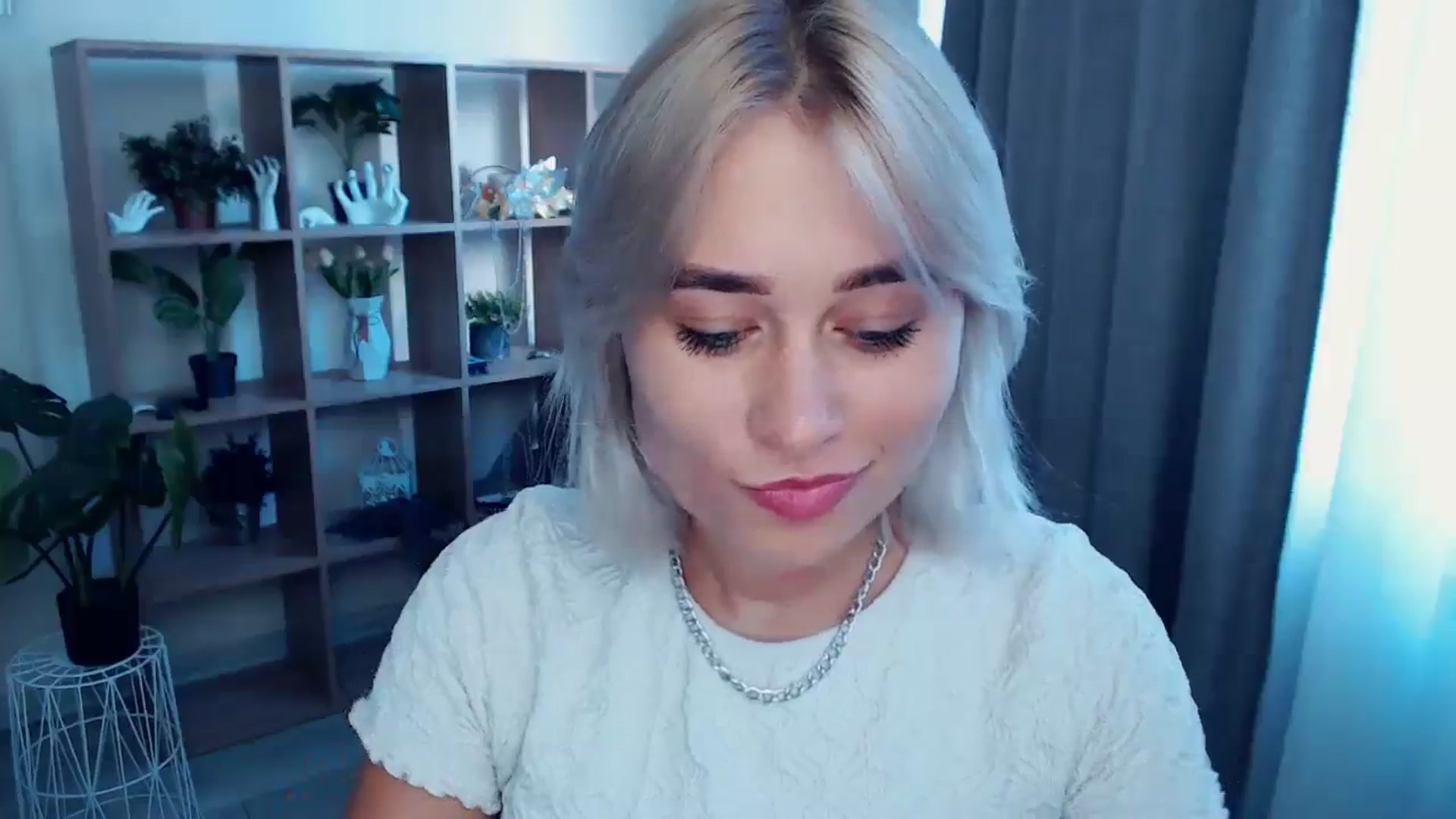 Gallery image thumbnail from Kukla_kolduna's myfreecams stream on, 07/28/2024, 16:29 image 12 of 20
