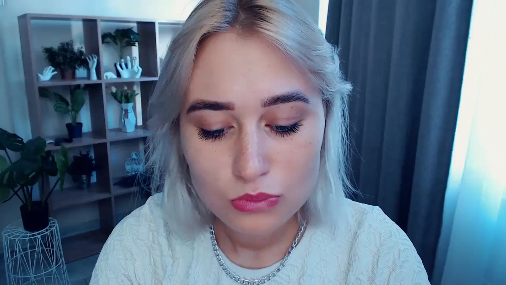 Gallery image thumbnail from Kukla_kolduna's myfreecams stream on, 07/28/2024, 16:29 image 9 of 20