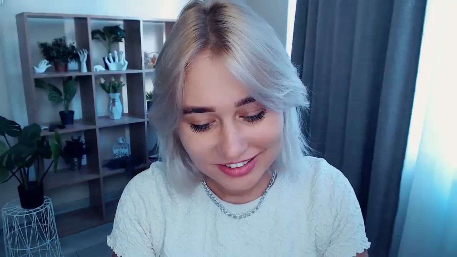 Gallery image thumbnail from Kukla_kolduna's myfreecams stream on, 07/28/2024, 16:29 image 15 of 20
