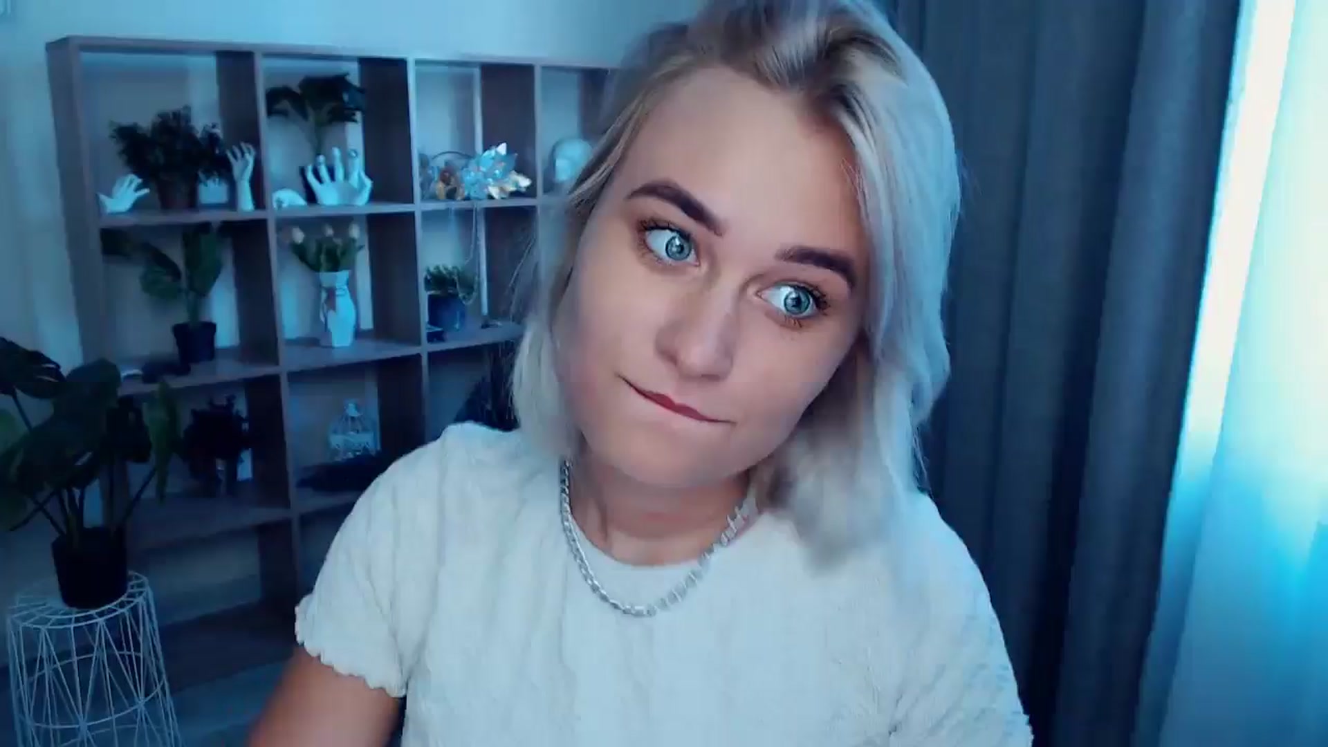 Gallery image thumbnail from Kukla_kolduna's myfreecams stream on, 07/28/2024, 16:29 image 13 of 20