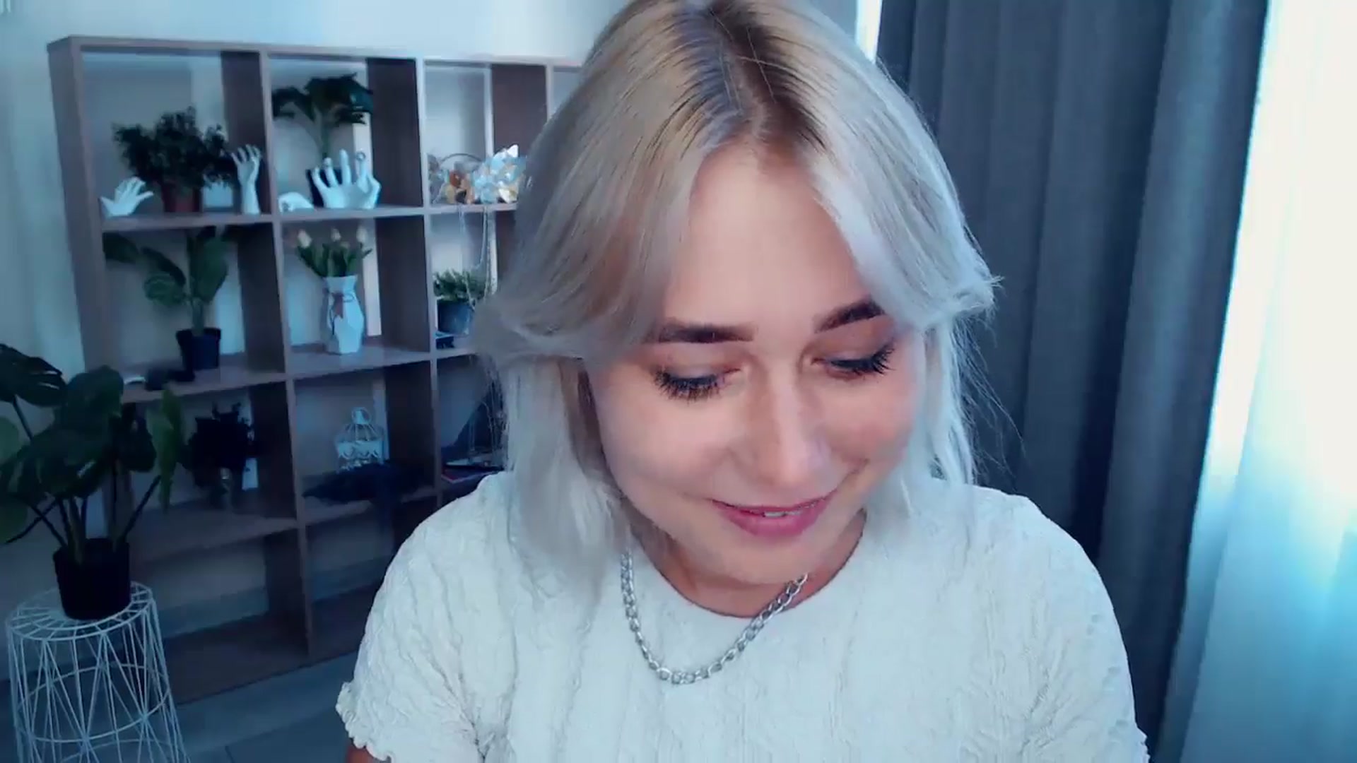 Gallery image thumbnail from Kukla_kolduna's myfreecams stream on, 07/28/2024, 16:52 image 5 of 20