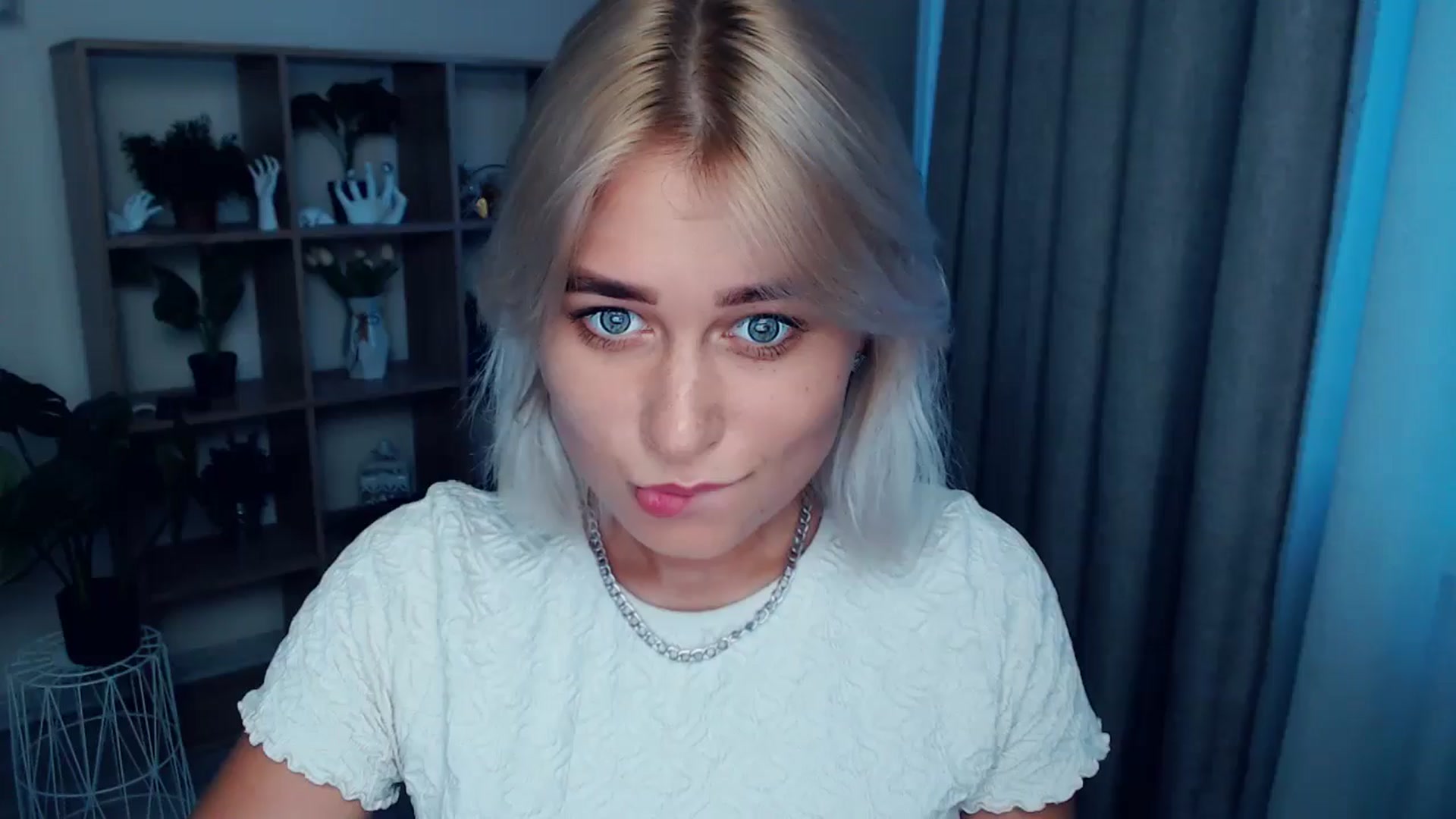 Gallery image thumbnail from Kukla_kolduna's myfreecams stream on, 07/28/2024, 17:49 image 13 of 20