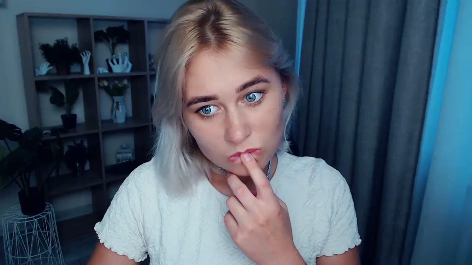 Gallery image thumbnail from Kukla_kolduna's myfreecams stream on, 07/28/2024, 17:49 image 11 of 20