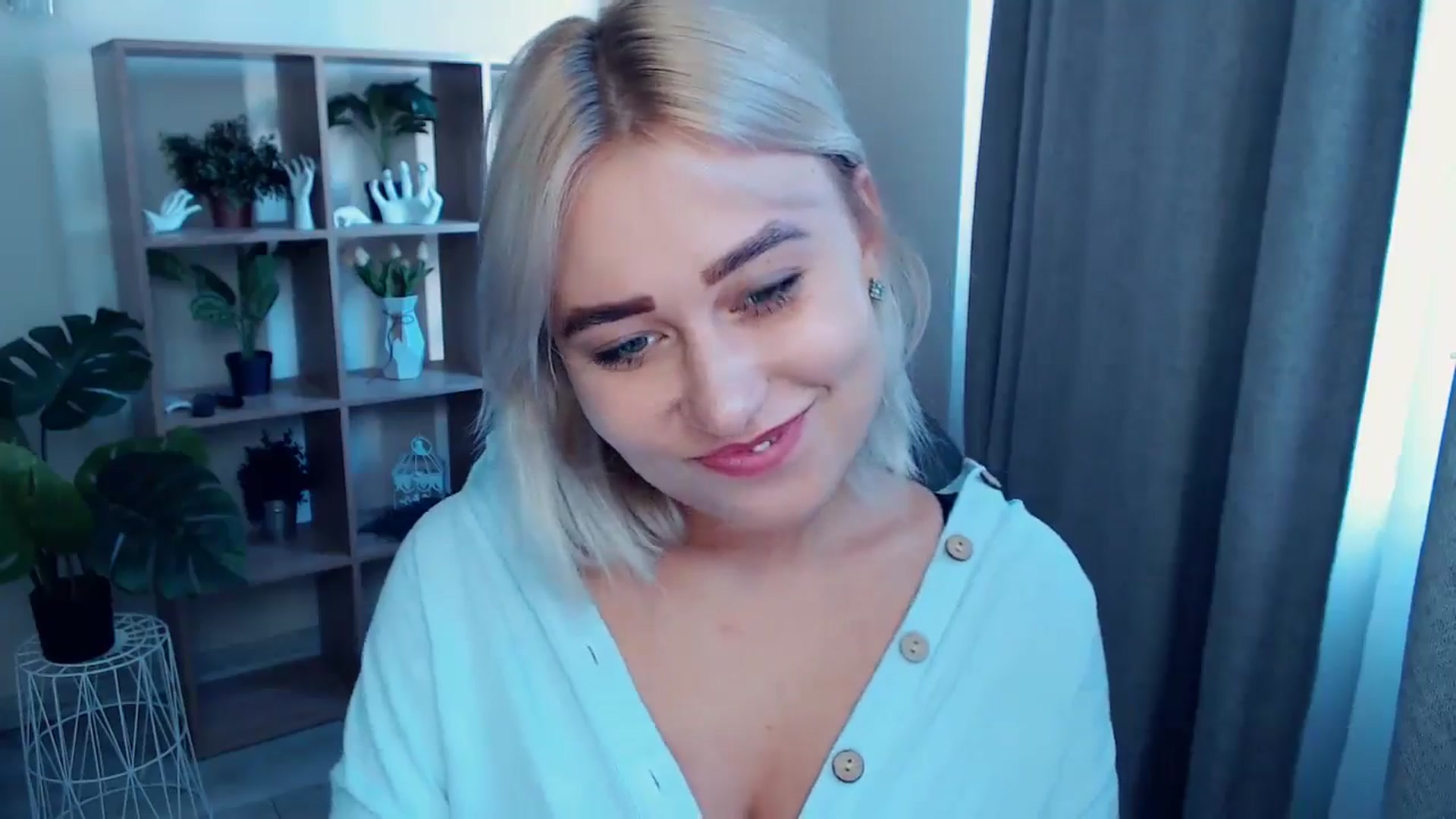 Gallery image thumbnail from Kukla_kolduna's myfreecams stream on, 07/31/2024, 16:34 image 13 of 20