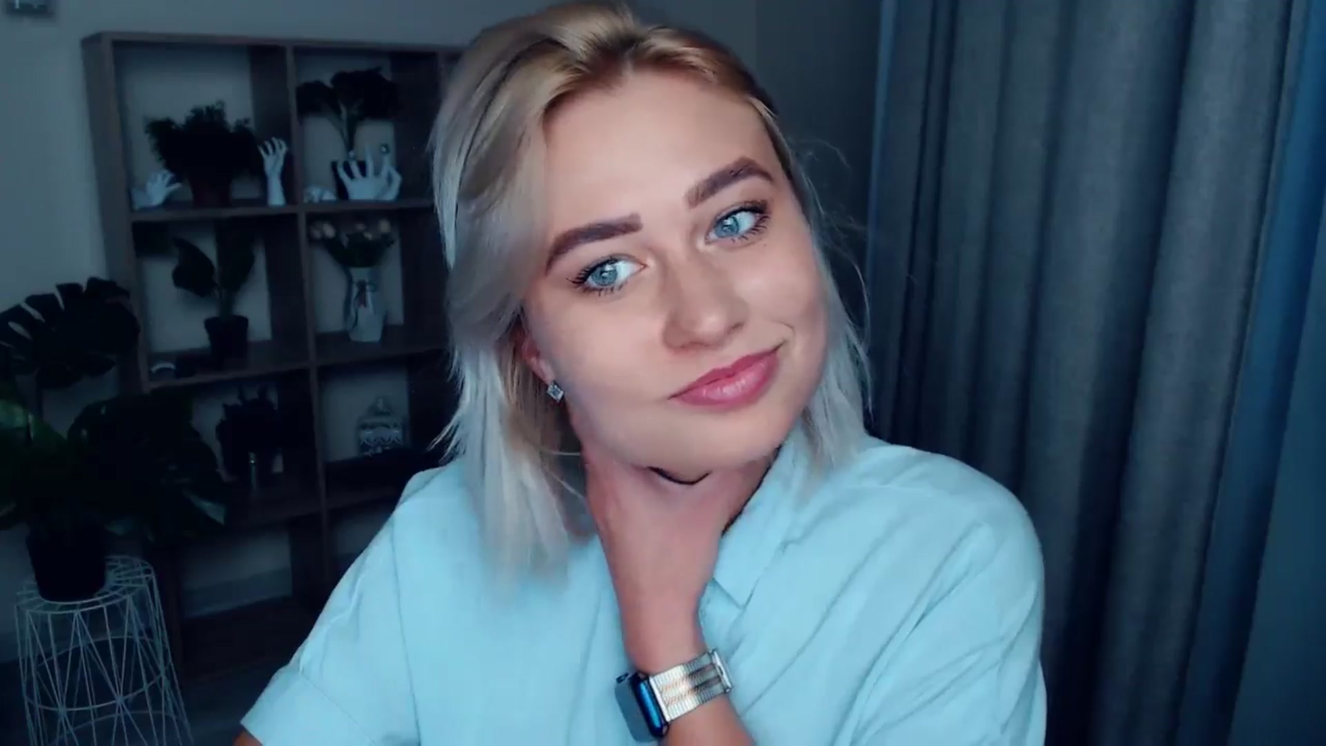 Gallery image thumbnail from Kukla_kolduna's myfreecams stream on, 07/31/2024, 18:10 image 17 of 20
