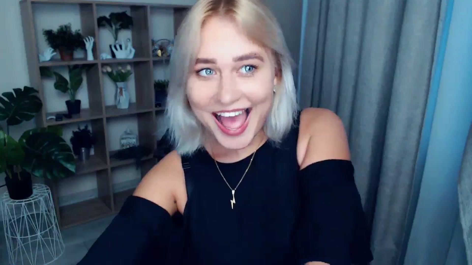 Gallery image thumbnail from Kukla_kolduna's myfreecams stream on, 08/01/2024, 18:02 image 14 of 20