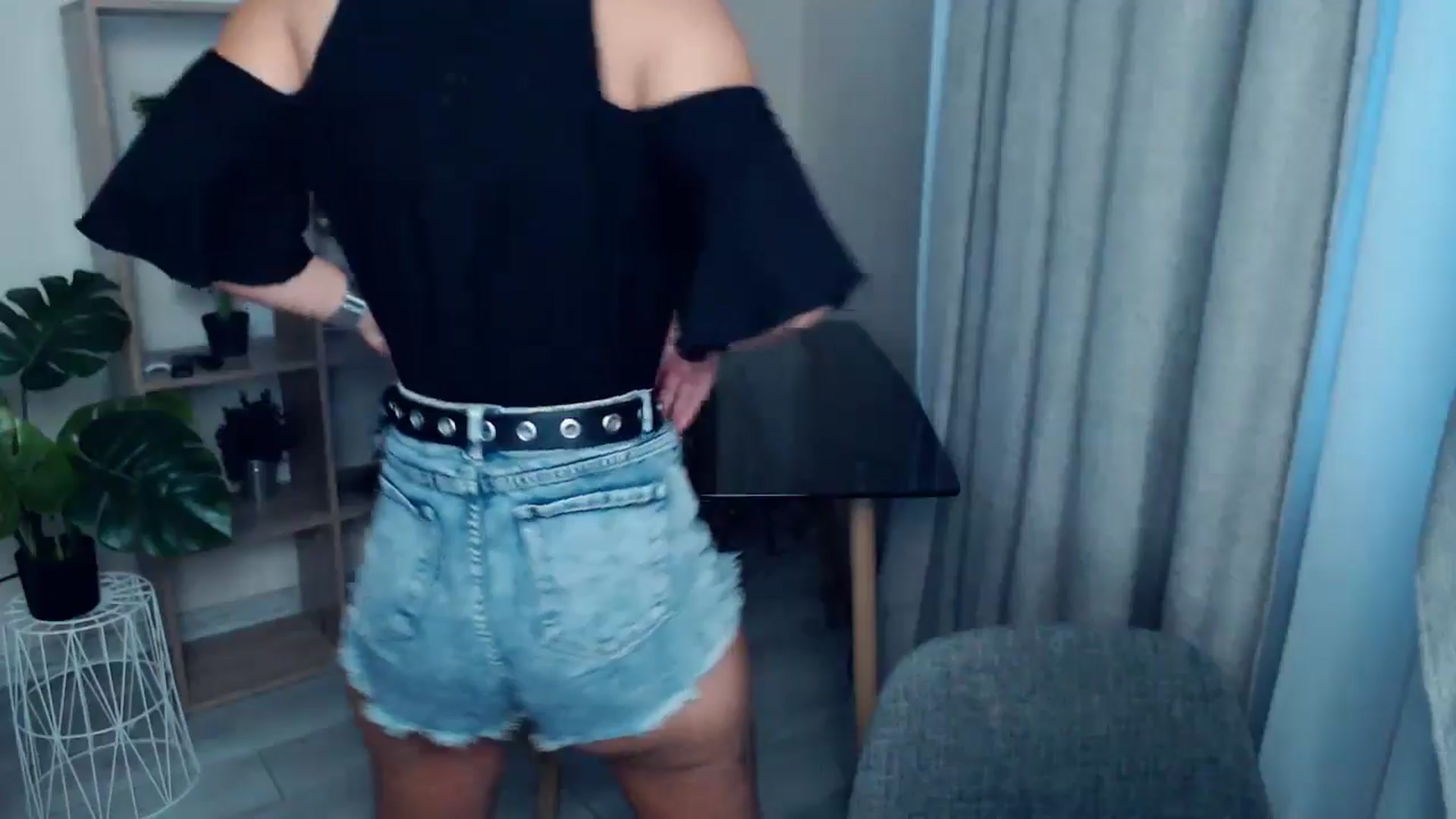 Gallery image thumbnail from Kukla_kolduna's myfreecams stream on, 08/01/2024, 18:02 image 12 of 20
