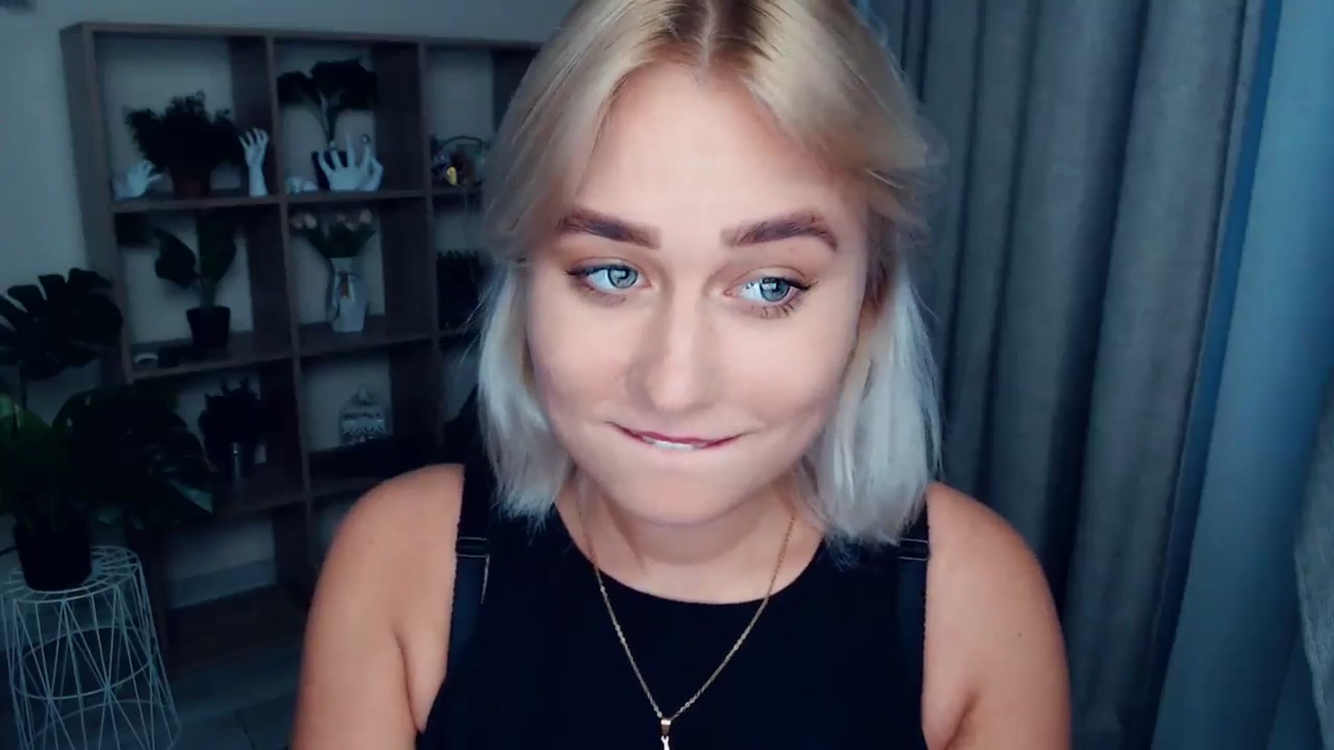 Gallery image thumbnail from Kukla_kolduna's myfreecams stream on, 08/01/2024, 18:02 image 19 of 20