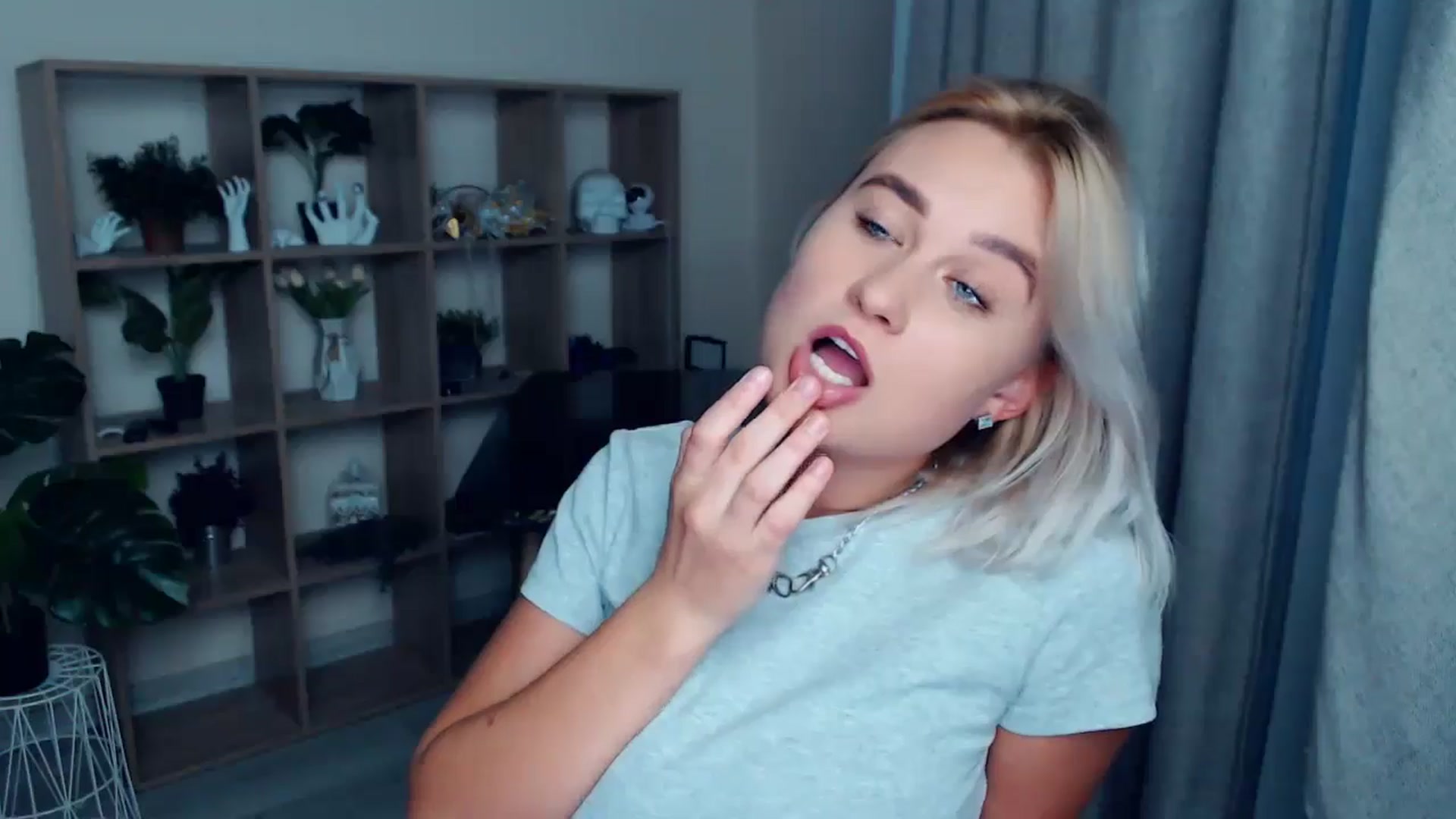 Gallery image thumbnail from Kukla_kolduna's myfreecams stream on, 08/02/2024, 18:23 image 6 of 20