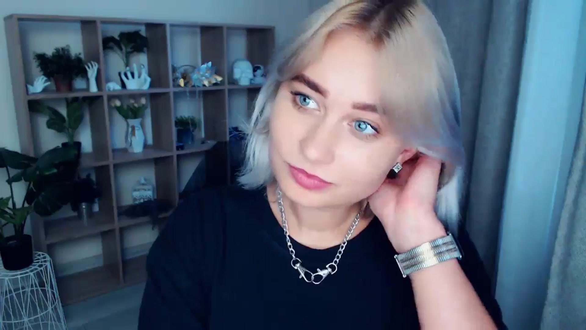 Gallery image thumbnail from Kukla_kolduna's myfreecams stream on, 08/03/2024, 16:42 image 18 of 20