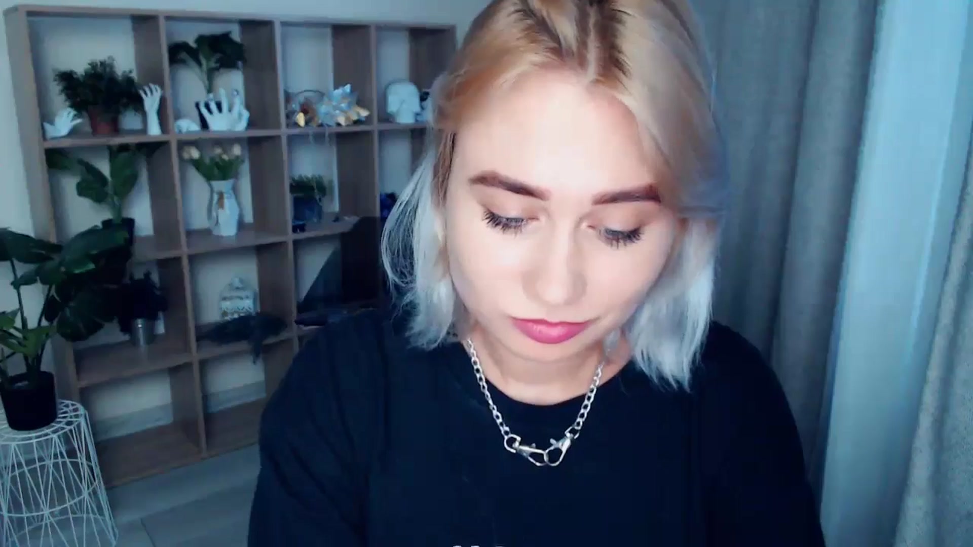 Gallery image thumbnail from Kukla_kolduna's myfreecams stream on, 08/03/2024, 16:42 image 12 of 20