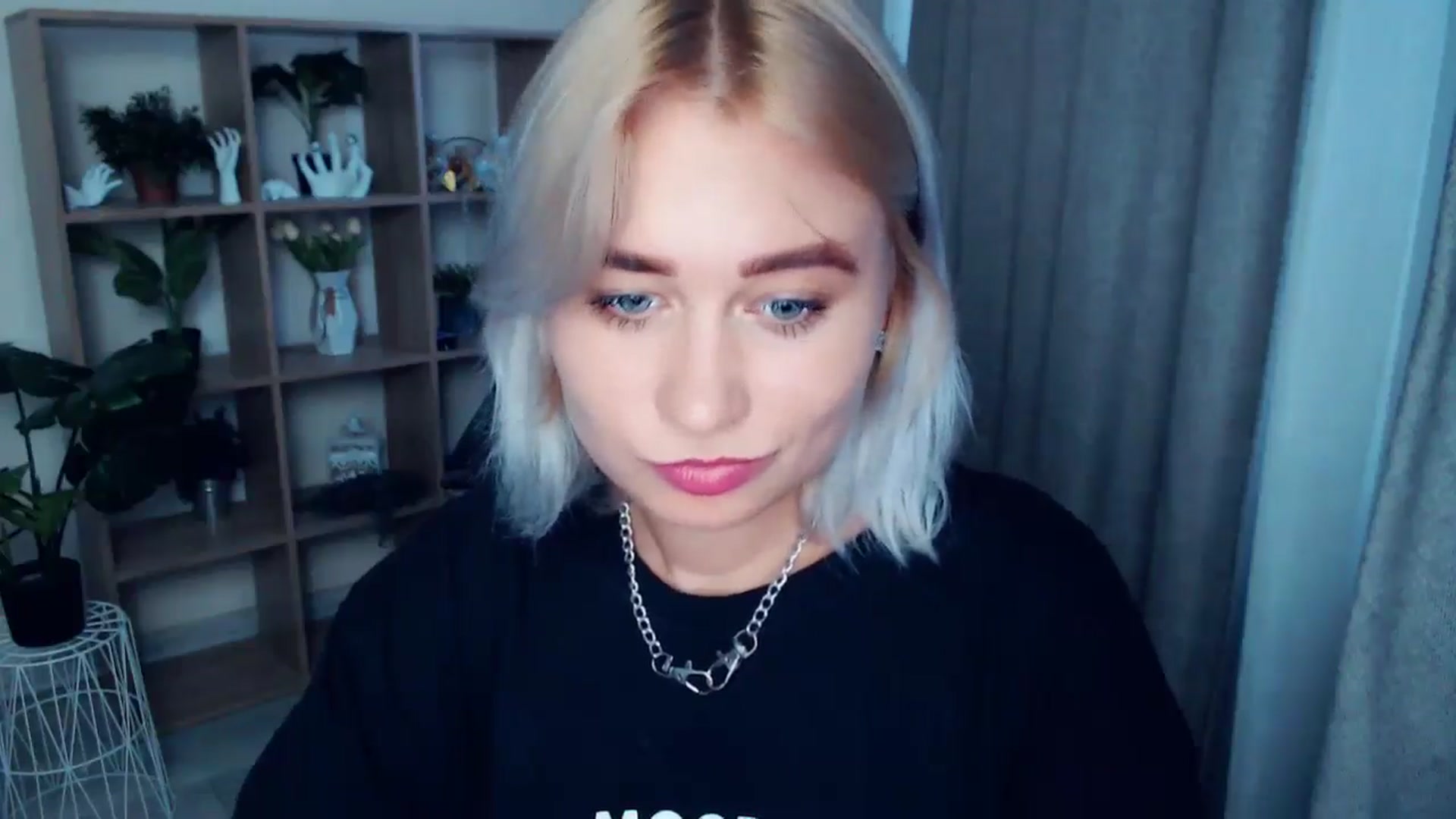 Gallery image thumbnail from Kukla_kolduna's myfreecams stream on, 08/03/2024, 16:42 image 10 of 20