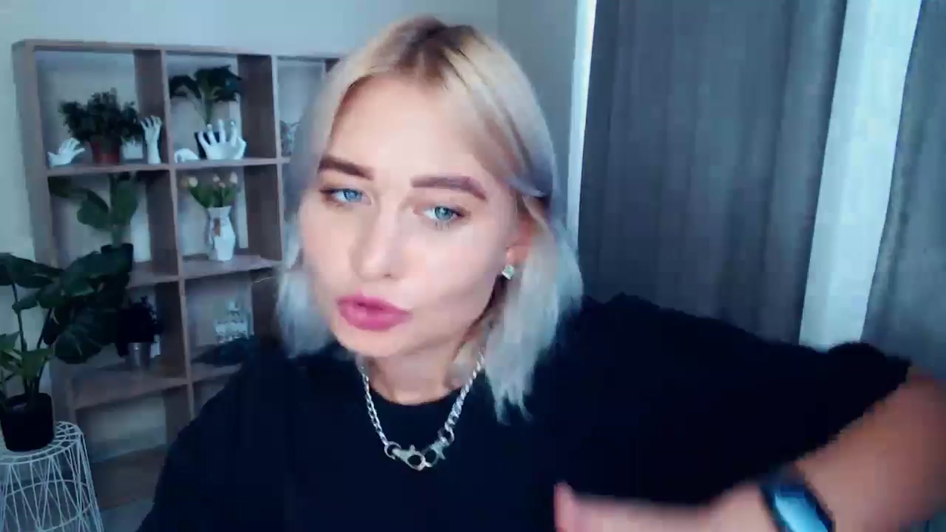 Gallery image thumbnail from Kukla_kolduna's myfreecams stream on, 08/03/2024, 16:42 image 1 of 20